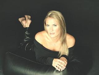 Georgie Thompson feet photo 15