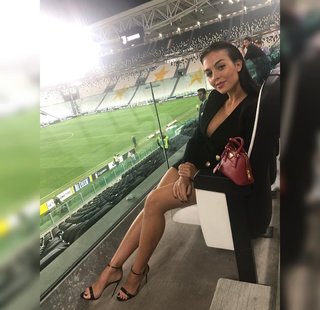 Georgina Rodríguez feet photo thumbnail