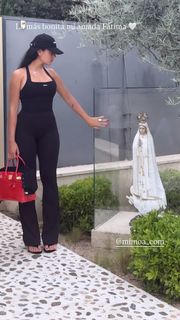 Georgina Rodríguez feet photo 2
