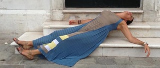 Geppi Cucciari feet photo 9
