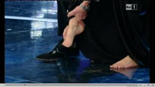 Geppi Cucciari feet photo 9