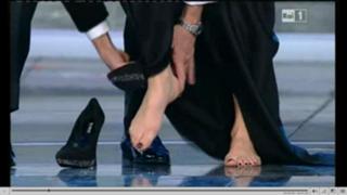 Geppi Cucciari feet photo 8