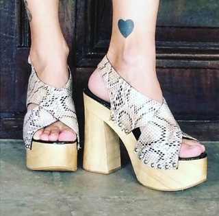 Geraldine Neumann feet photo 16