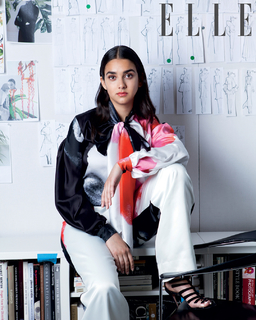 Geraldine Viswanathan feet photo thumbnail