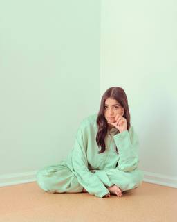 Geraldine Viswanathan feet photo thumbnail