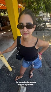 Geraldine Viswanathan feet photo thumbnail