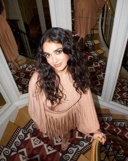 Geraldine Viswanathan feet photo thumbnail