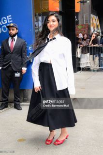 Geraldine Viswanathan feet photo thumbnail