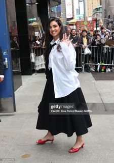 Geraldine Viswanathan feet photo thumbnail