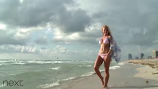 Geri Horner feet photo thumbnail