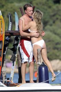 Geri Horner feet photo thumbnail