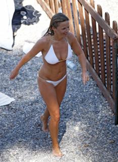 Geri Horner feet photo thumbnail