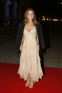 Geri Horner feet photo thumbnail