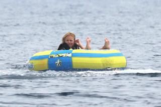 Geri Horner feet photo thumbnail