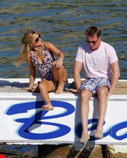 Geri Horner feet photo thumbnail