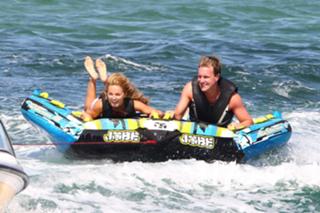 Geri Horner feet photo thumbnail