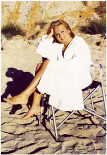 Geri Horner feet photo thumbnail
