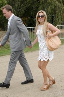 Geri Horner feet photo thumbnail