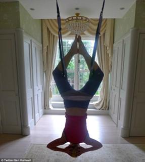 Geri Horner feet photo thumbnail
