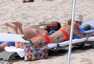 Giada De Laurentiis feet photo thumbnail