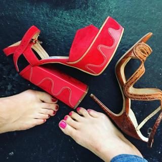 Giada De Laurentiis feet photo thumbnail