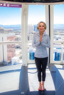 Giada De Laurentiis feet photo thumbnail
