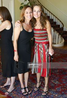 Giada De Laurentiis feet photo thumbnail