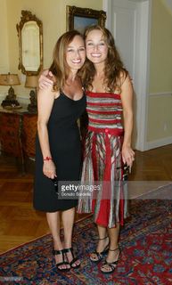 Giada De Laurentiis feet photo thumbnail