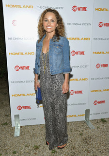 Giada De Laurentiis feet photo thumbnail