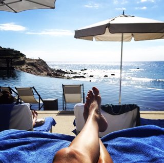 Giada De Laurentiis feet photo thumbnail