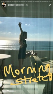 Giada De Laurentiis feet photo thumbnail