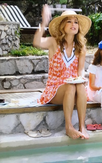 Giada De Laurentiis feet photo thumbnail