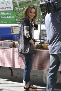 Giada De Laurentiis feet photo thumbnail