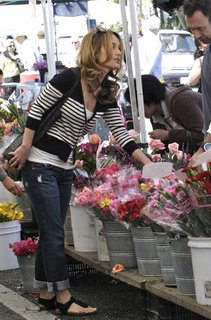 Giada De Laurentiis feet photo thumbnail