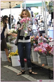 Giada De Laurentiis feet photo thumbnail