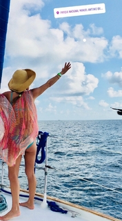 Giada De Laurentiis feet photo thumbnail