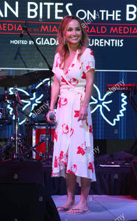 Giada De Laurentiis feet photo thumbnail