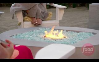 Giada De Laurentiis feet photo thumbnail