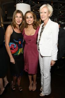 Giada De Laurentiis feet photo thumbnail