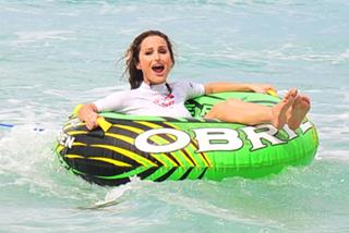 Giada De Laurentiis feet photo thumbnail