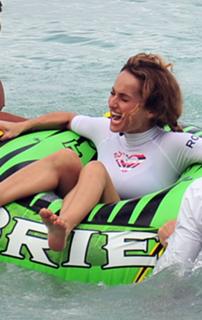 Giada De Laurentiis feet photo thumbnail