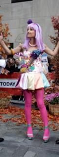 Giada De Laurentiis feet photo thumbnail