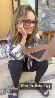 Giada De Laurentiis feet photo thumbnail