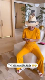 Giada De Laurentiis feet photo thumbnail