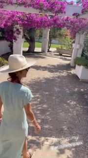 Giada De Laurentiis feet photo thumbnail