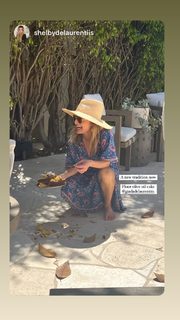 Giada De Laurentiis feet photo thumbnail
