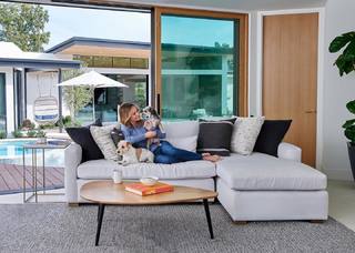 Giada De Laurentiis feet photo thumbnail