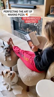 Giada De Laurentiis feet photo thumbnail