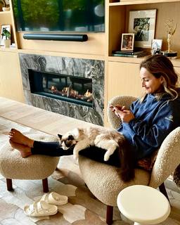 Giada De Laurentiis feet photo thumbnail