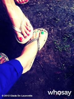 Giada De Laurentiis feet photo thumbnail